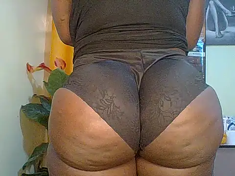 PantiesQueenOfAsses001 online show from 05-14-26, 05:25