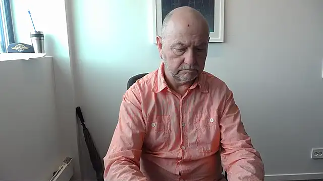 Snapshot of Buggemann chatting on 07-07-26, 06:47 Buggemann online show from 07-07-26, 06:47