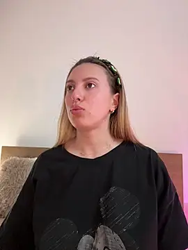 EvaRyen  online show from 04-17-26, 03:26