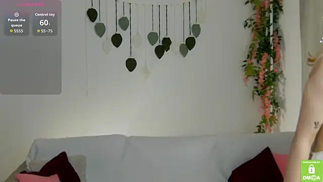 Rachel lips online show from 04-21-26, 09:04