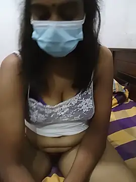 Snapshot of Amisha-35 chatting on 06-18-26, 12:09 Amisha-35 online show from 06-18-26, 12:09