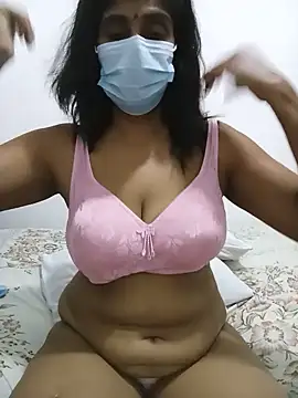 Snapshot of Amisha-35 chatting on 07-18-26, 01:04 Amisha-35 online show from 07-18-26, 01:04