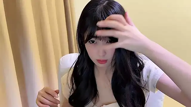 xiaooyee online show from 04-15-26, 08:43