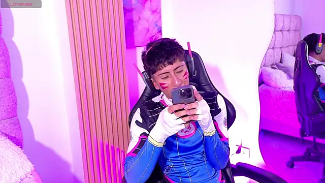 Snapshot of AndyJustgame_ chatting on 06-21-26, 11:07 AndyJustgame online show from 06-21-26, 11:07