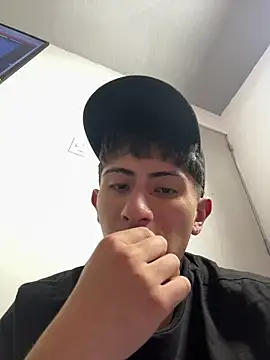 Snapshot of AndyJustgame_ chatting on 06-26-26, 10:14 AndyJustgame online show from 06-26-26, 10:14