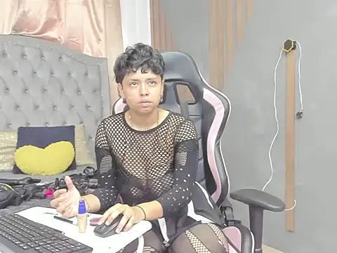NikiEvanz online show from 03-18-26, 08:01