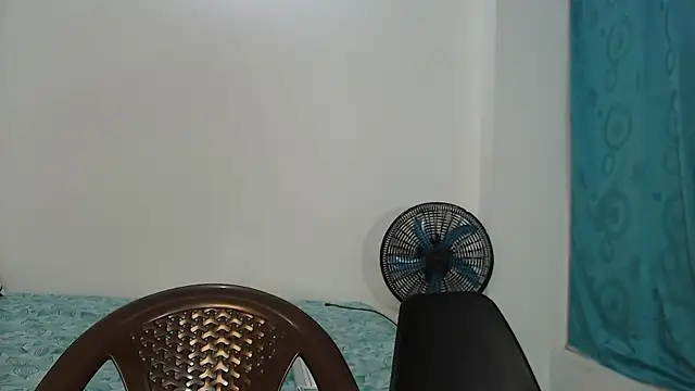 Snapshot of MichellDeLaTorre69 chatting on 06-12-26, 10:41 MichellDeLaTorre69 online show from 06-12-26, 10:41