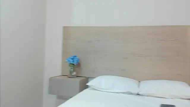 Snapshot of isabellathomass chatting on 03-16-26, 07:18 isabellathomass online show from 03-16-26, 07:18