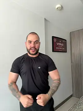 Axel Dominus online show from 05-18-26, 06:14