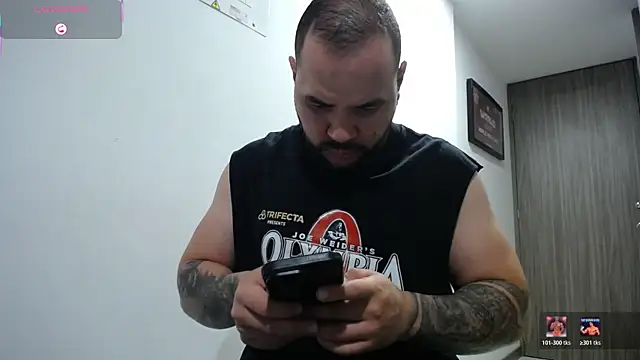 Snapshot of Axel_Dominus chatting on 07-06-26, 08:33 Axel Dominus online show from 07-06-26, 08:33
