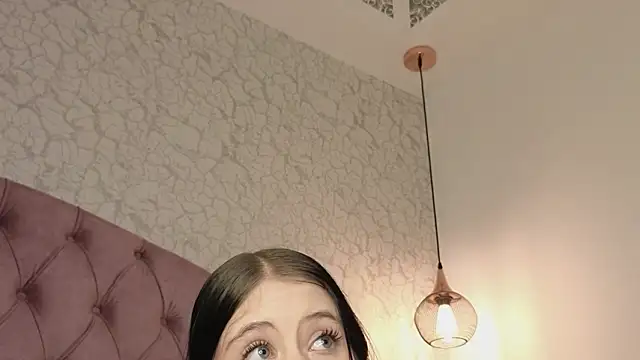 Snapshot of saraa_joness_ chatting on 03-14-26, 08:36 saraa joness online show from 03-14-26, 08:36