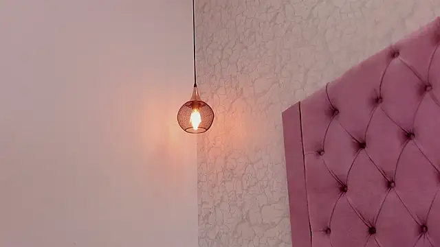 saraa joness  online show from 03-21-26, 07:39