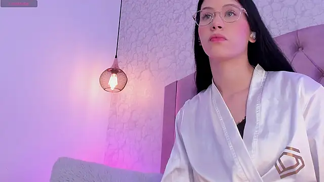 saraa joness  online show from 04-16-26, 06:52