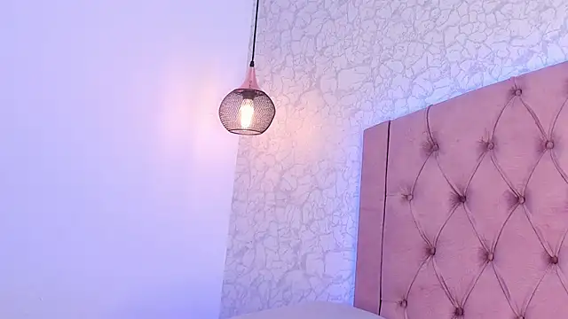 Snapshot of saraa_joness_ chatting on 07-24-26, 07:45 saraa joness online show from 07-24-26, 07:45