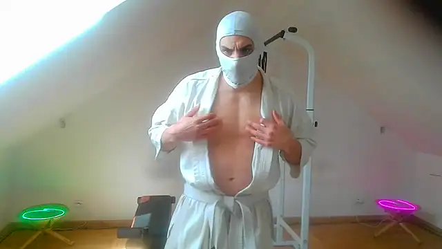 Snapshot of NinjaLaser chatting on 03-29-26, 11:32 NinjaLaser online show from 03-29-26, 11:32