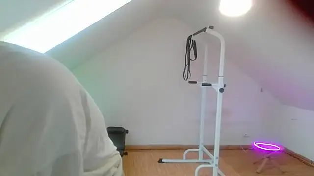 Snapshot of NinjaLaser chatting on 03-31-26, 11:10 NinjaLaser online show from 03-31-26, 11:10