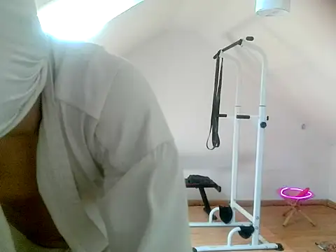 Snapshot of NinjaLaser chatting on 04-20-26, 12:30 NinjaLaser online show from 04-20-26, 12:30