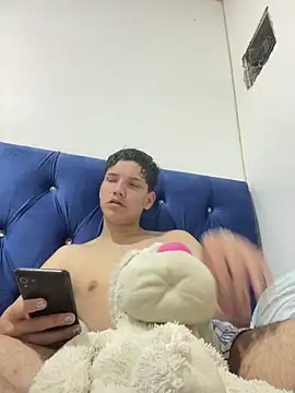 Theus26  online show from 04-11-26, 01:32