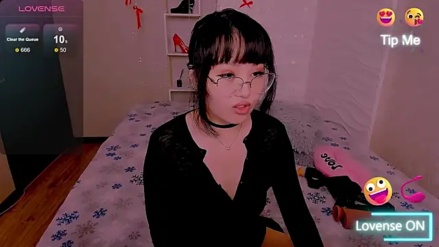 Snapshot of Akiko_Yun chatting on 06-13-26, 12:41 Akiko Yun online show from 06-13-26, 12:41
