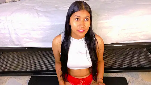 TaniaTaylor   online show from 03-12-26, 02:01