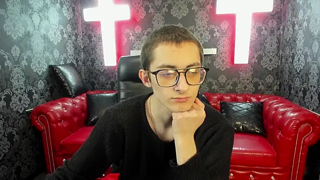 Snapshot of RonBevs chatting on 03-28-26, 07:24 RonBevs online show from 03-28-26, 07:24
