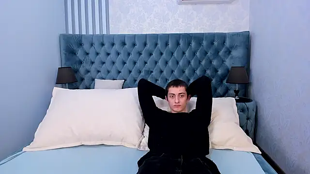 Snapshot of RonBevs chatting on 04-16-26, 10:12 RonBevs online show from 04-16-26, 10:12