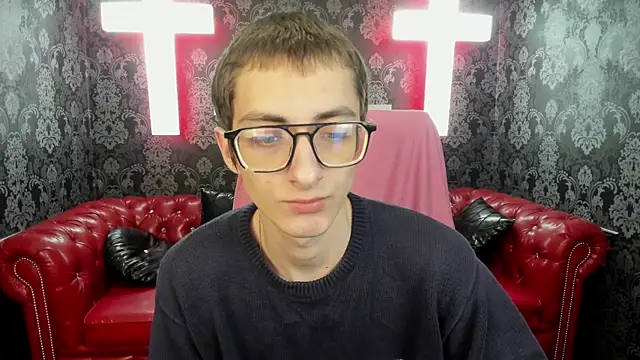 Snapshot of RonBevs chatting on 04-26-26, 07:33 RonBevs online show from 04-26-26, 07:33