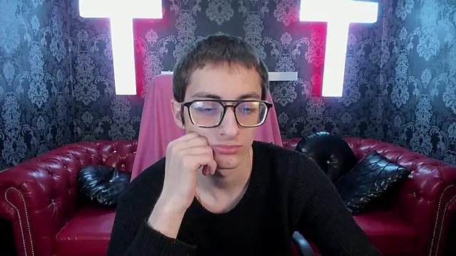 Snapshot of RonBevs chatting on 04-30-26, 08:37 RonBevs online show from 04-30-26, 08:37