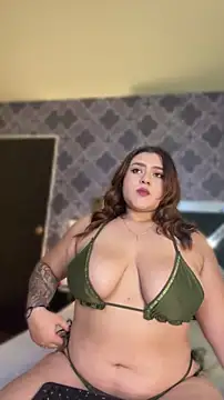 AdelleCruzze online show from 04-17-26, 10:46