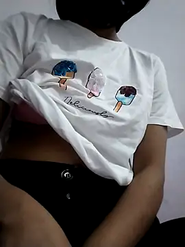 Snapshot of Tasty_Cherry chatting on 04-16-26, 09:50 Tasty Cherry online show from 04-16-26, 09:50