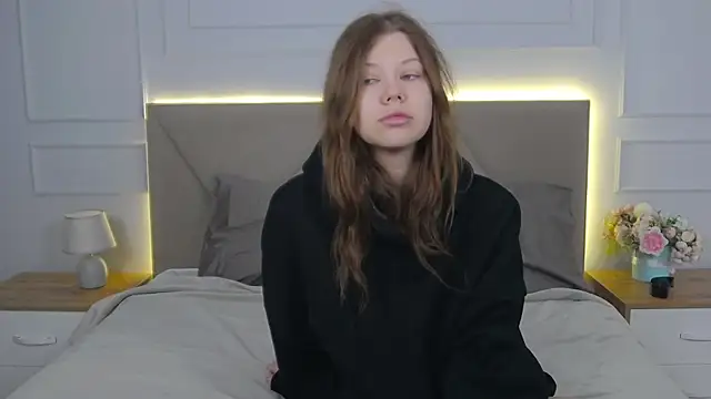 Sophie Rays online show from 06-06-26, 03:55