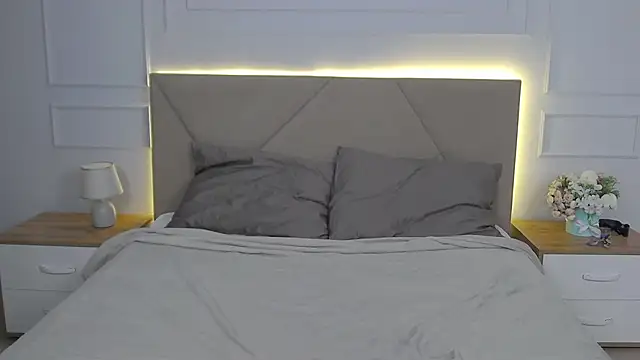 Sophie Rays online show from 06-12-26, 03:27