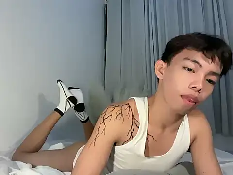 Snapshot of hottasianboy chatting on 05-18-26, 08:20 hottasianboy online show from 05-18-26, 08:20