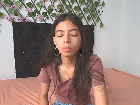 Sweet Scarlett  online show from 04-14-26, 02:01