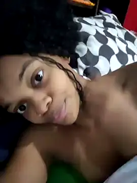 Snapshot of marialuiza2027 chatting on 04-12-26, 12:43 marialuiza2027 online show from 04-12-26, 12:43