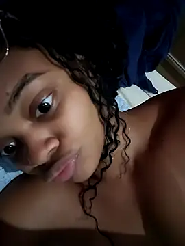 Snapshot of marialuiza2027 chatting on 04-30-26, 03:13 marialuiza2027 online show from 04-30-26, 03:13