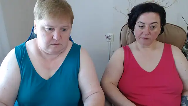 Snapshot of Lindy-Jeanie chatting on 06-18-26, 08:25 Lindy-Jeanie online show from 06-18-26, 08:25