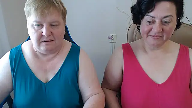 Snapshot of Lindy-Jeanie chatting on 06-18-26, 09:14 Lindy-Jeanie online show from 06-18-26, 09:14