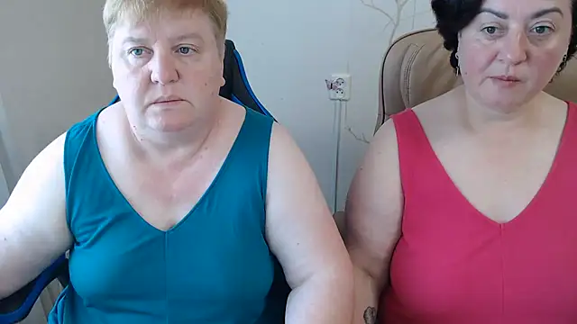 Snapshot of Lindy-Jeanie chatting on 06-19-26, 02:21 Lindy-Jeanie online show from 06-19-26, 02:21