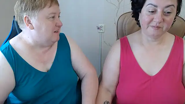 Snapshot of Lindy-Jeanie chatting on 06-20-26, 08:28 Lindy-Jeanie online show from 06-20-26, 08:28