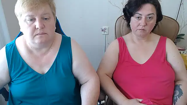 Snapshot of Lindy-Jeanie chatting on 07-17-26, 10:00 Lindy-Jeanie online show from 07-17-26, 10:00