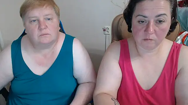 Snapshot of Lindy-Jeanie chatting on 07-21-26, 07:27 Lindy-Jeanie online show from 07-21-26, 07:27