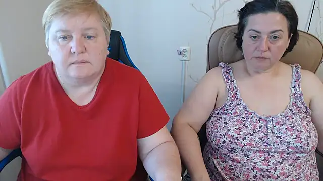 Snapshot of Lindy-Jeanie chatting on 07-29-26, 05:00 Lindy-Jeanie online show from 07-29-26, 05:00