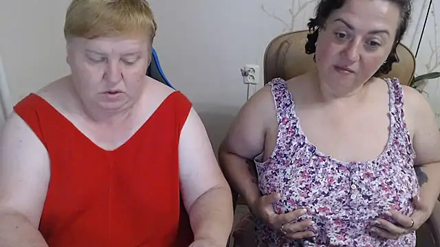 Snapshot of Lindy-Jeanie chatting on 07-30-26, 06:51 Lindy-Jeanie online show from 07-30-26, 06:51
