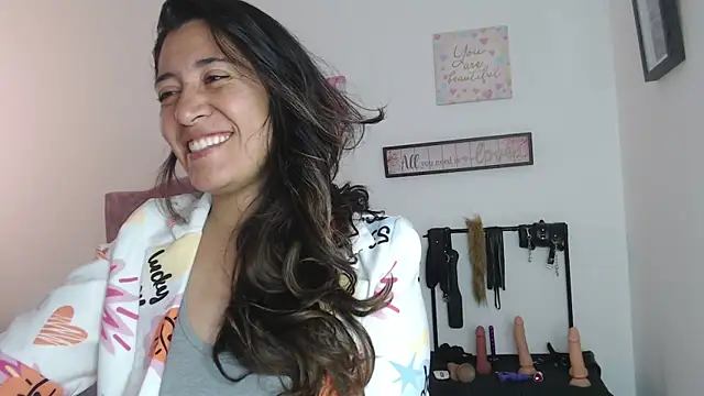 Snapshot of violeta_scott chatting on 06-16-26, 02:09 violeta scott online show from 06-16-26, 02:09