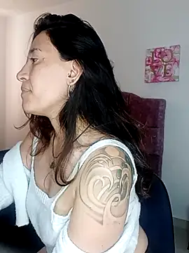 Snapshot of violeta_scott chatting on 06-26-26, 03:49 violeta scott online show from 06-26-26, 03:49