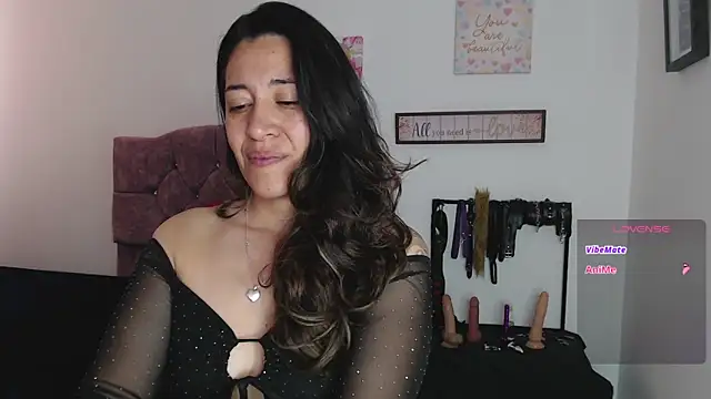 Snapshot of violeta_scott chatting on 06-29-26, 03:23 violeta scott online show from 06-29-26, 03:23