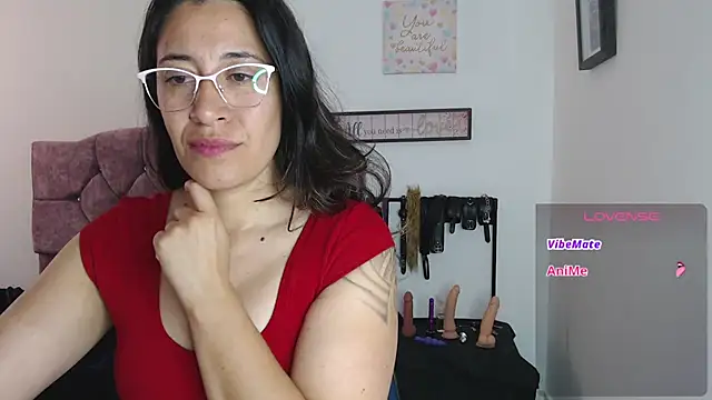 Snapshot of violeta_scott chatting on 07-23-26, 03:10 violeta scott online show from 07-23-26, 03:10