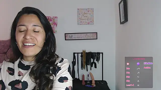 Snapshot of violeta_scott chatting on 08-04-26, 04:09 violeta scott online show from 08-04-26, 04:09