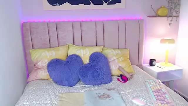 Zafiro Brm online show from 04-11-26, 03:44